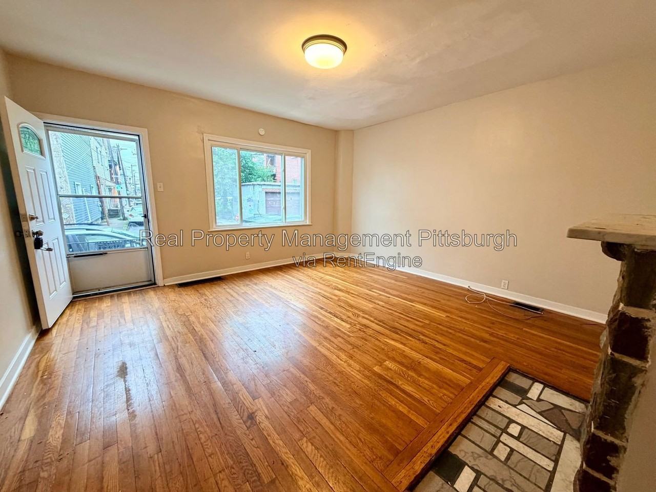 207 Edmond St - Photo 3 of 12