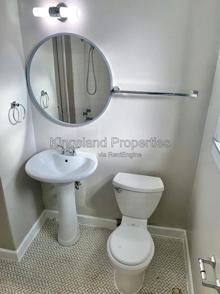 3711 Bates St #2E - Photo 5 of 14