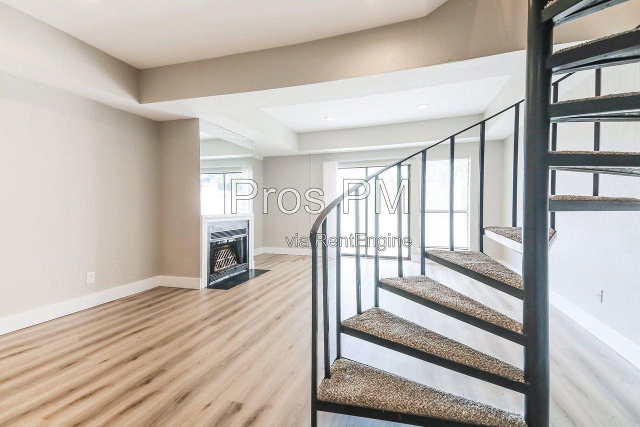 14140 Haymeadow Dr #111 - Photo 3 of 6