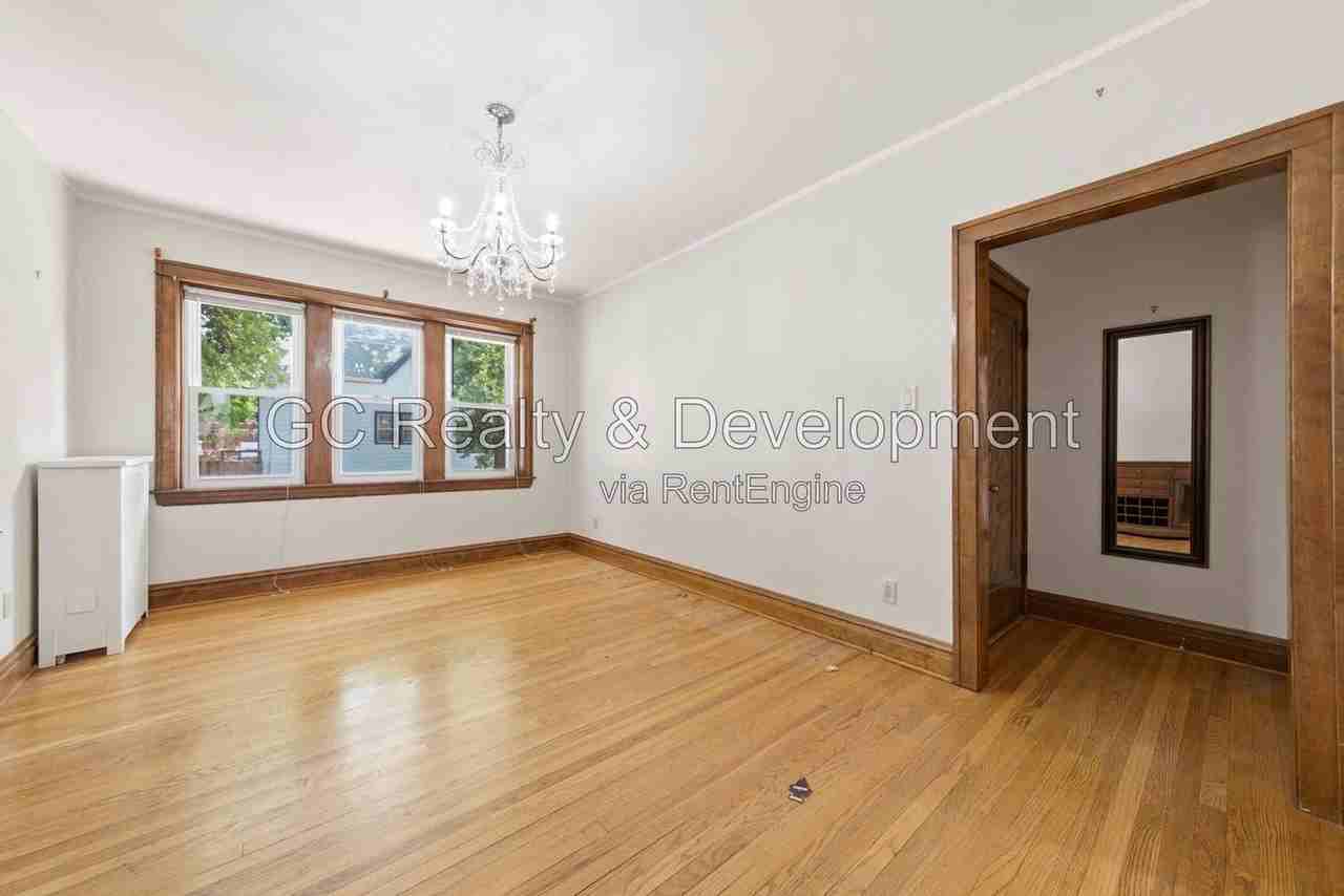 3938 N Lockwood Ave #3938-1 - Photo 2 of 17