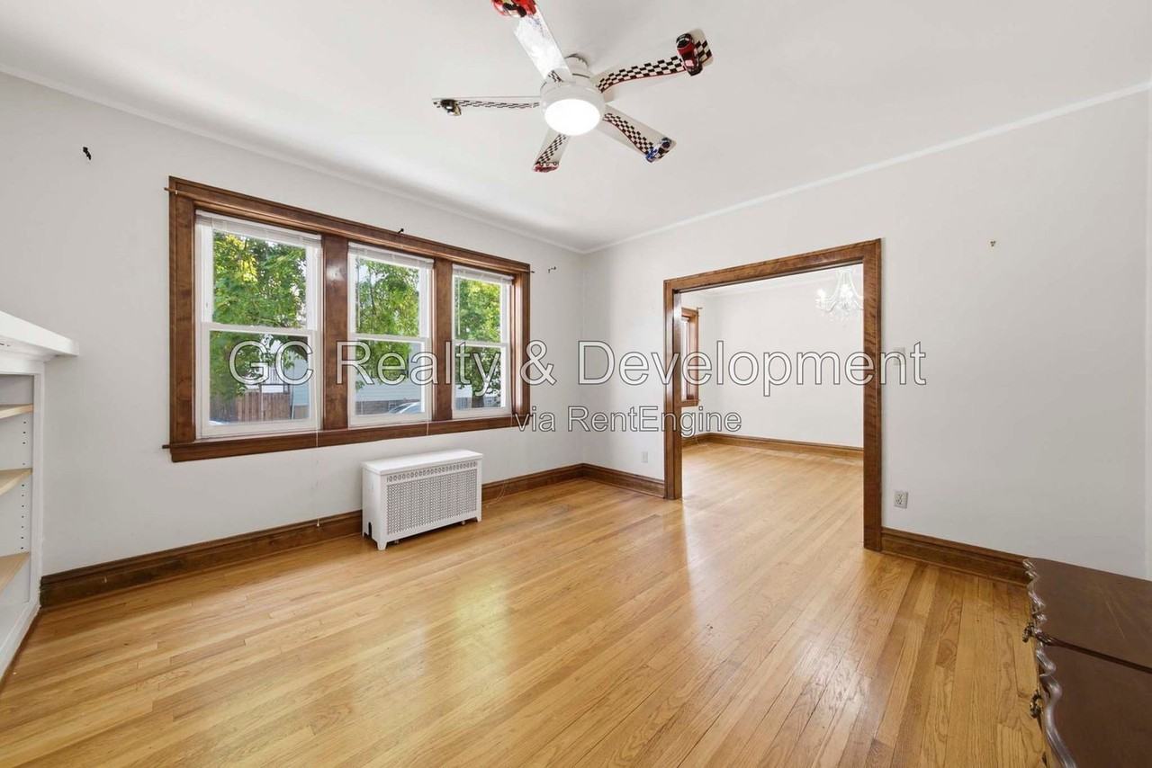 3938 N Lockwood Ave #3938-1 - Photo 5 of 17