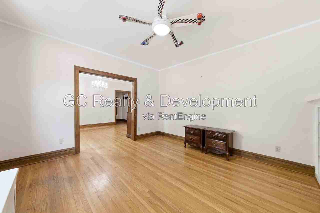3938 N Lockwood Ave #3938-1 - Photo 6 of 17