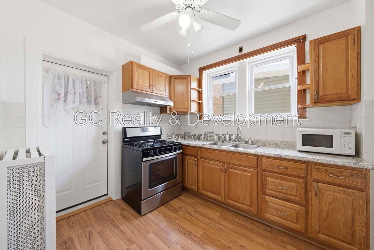 3938 N Lockwood Ave #3938-1 - Photo 7 of 17