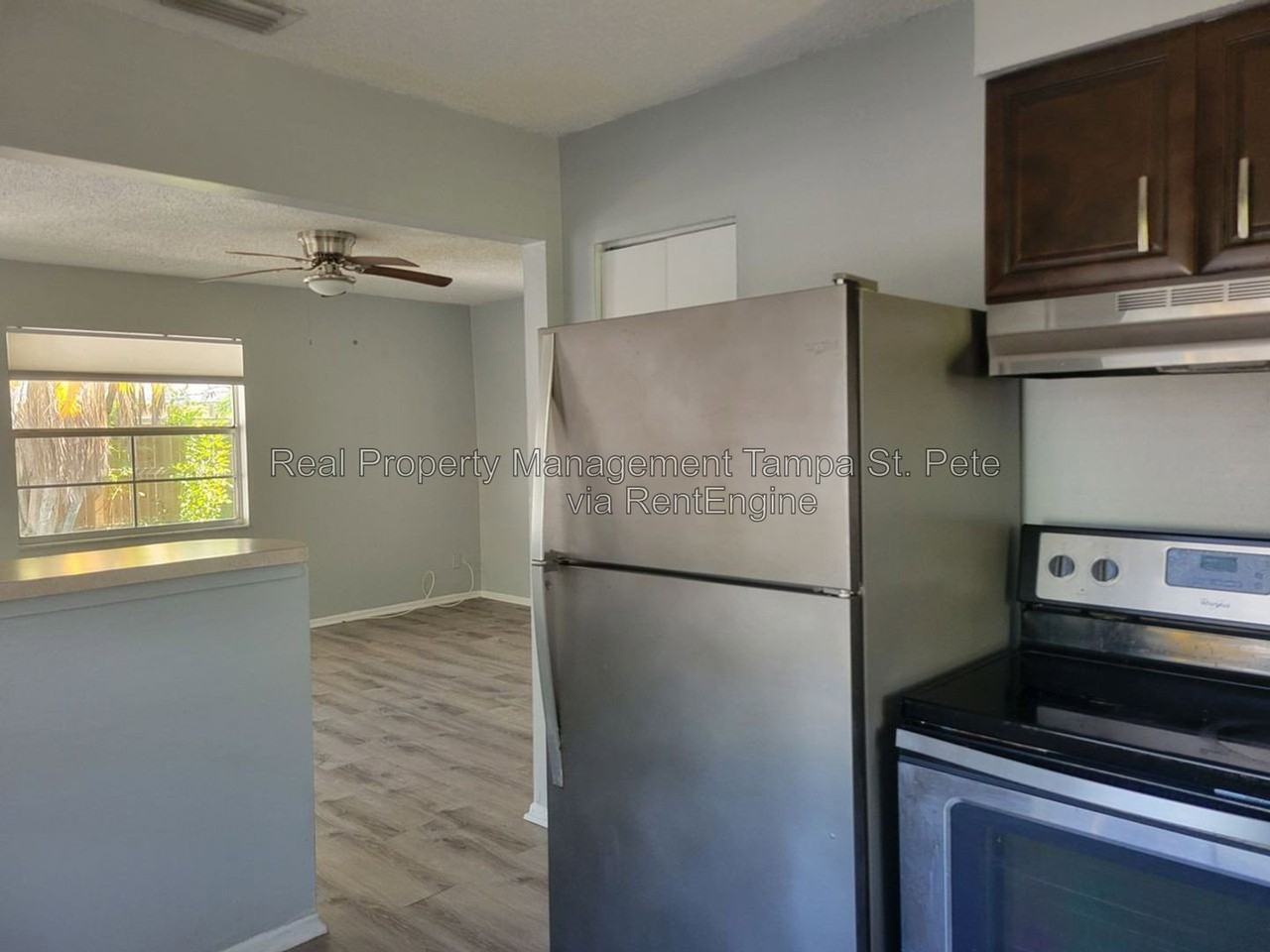 917 Lake Palms Dr - Photo 6 of 10