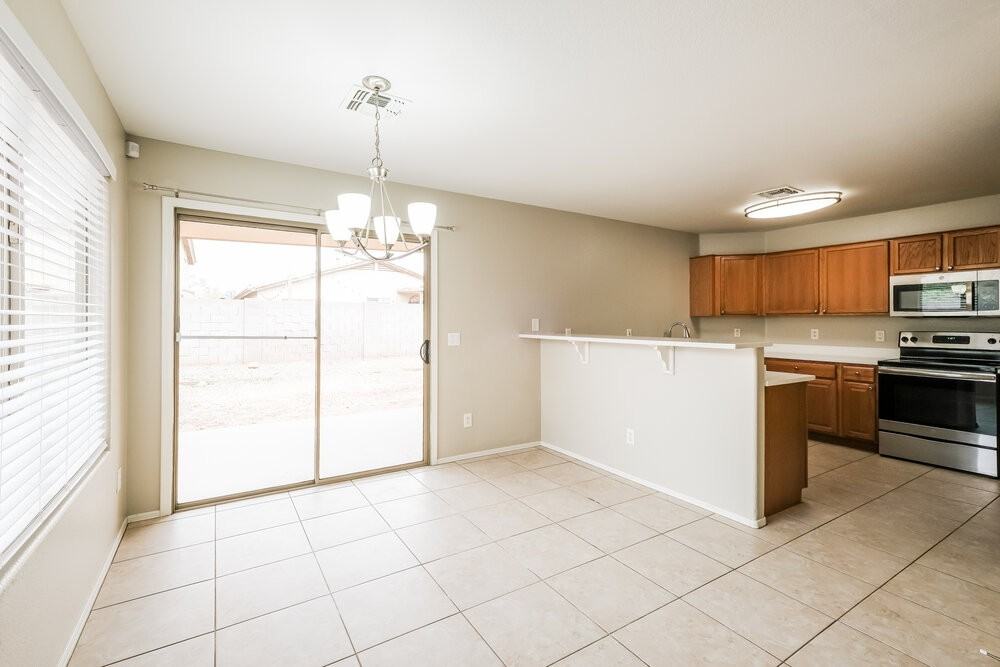 6054 W Jones Ave - Photo 6 of 16