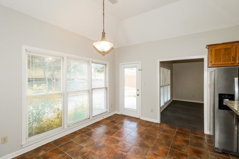 9224 Chimneyrock Blvd - Photo 7 of 17