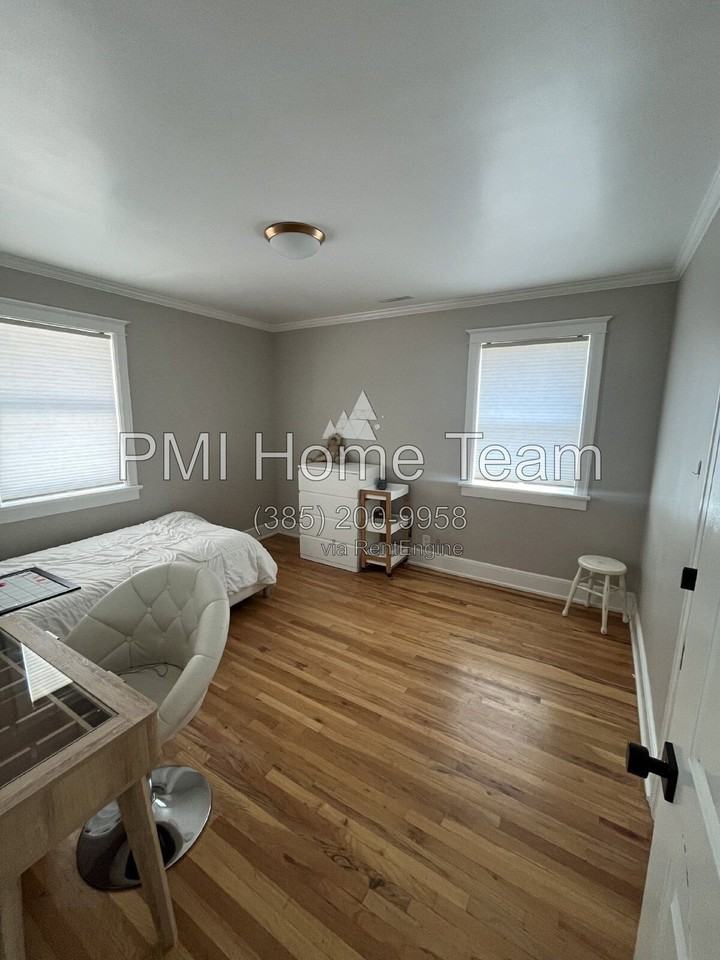 266 E 100 N - Photo 7 of 13