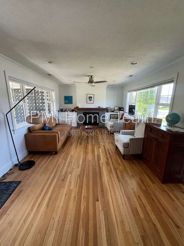 266 E 100 N - Photo 5 of 13