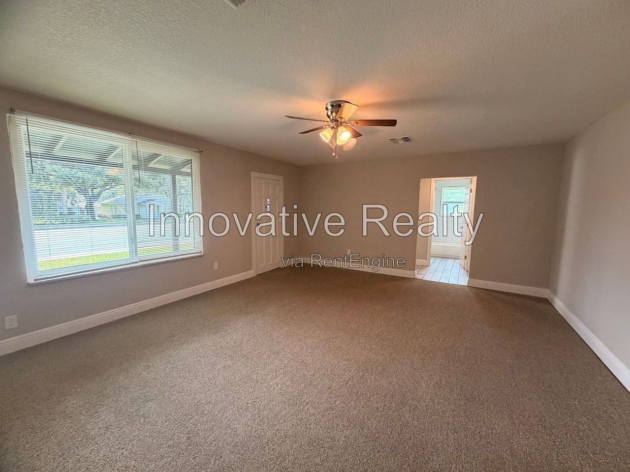 144 N Park Ave - Photo 4 of 26