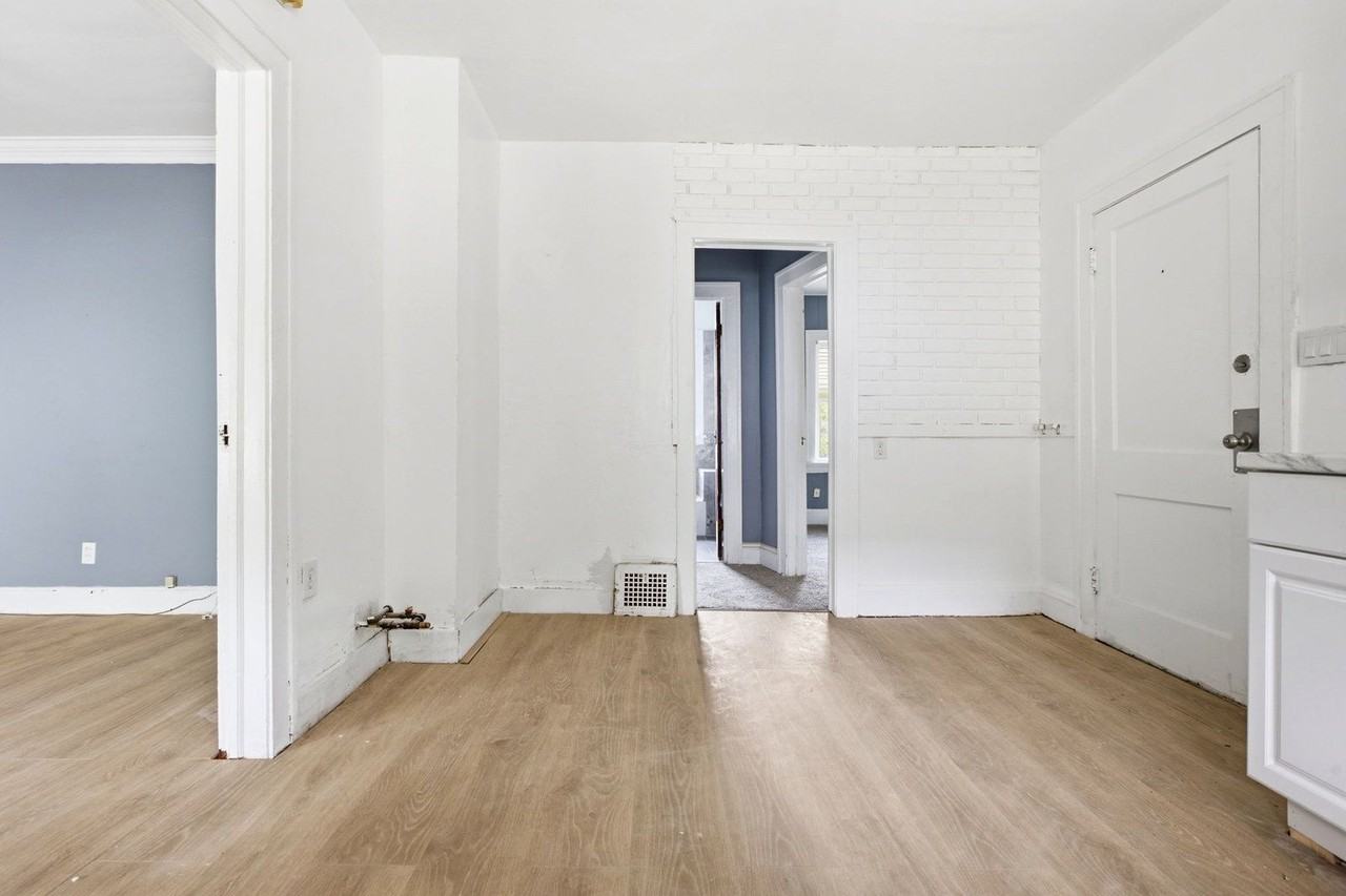 12313 Rexford Ave - Photo 4 of 46