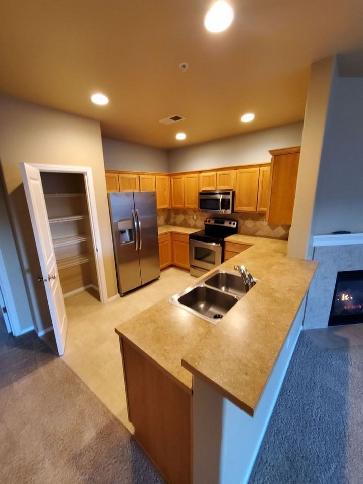 5991 Blue River Dr Se - Photo 3 of 15