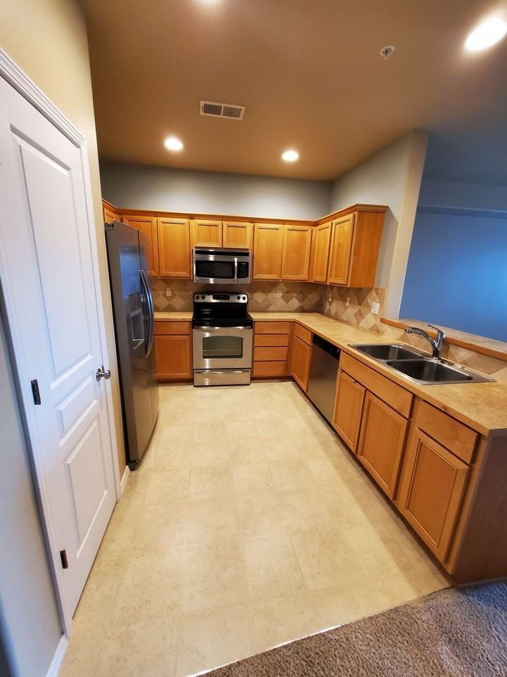 5991 Blue River Dr Se - Photo 4 of 15