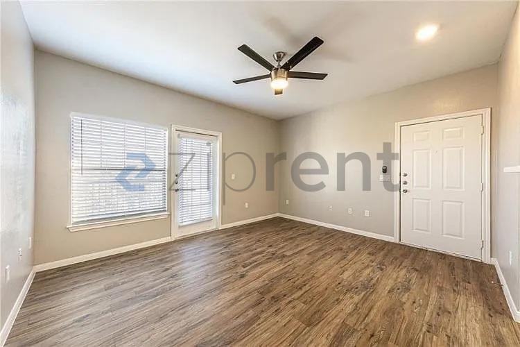2320 Gracy Farms Ln #823 - Photo 5 of 16