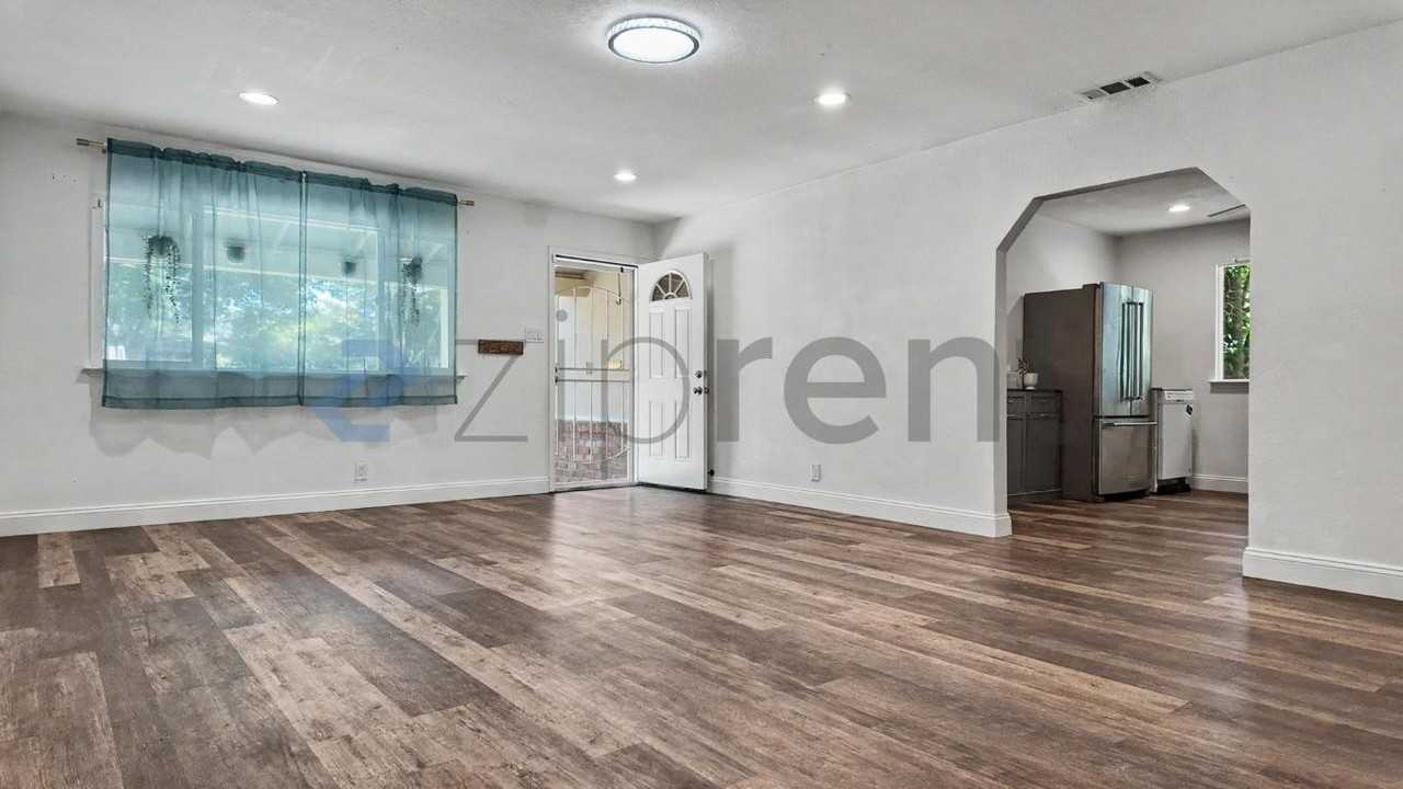 3422 9th Ave