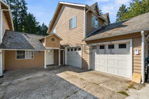 featured image of 2126 Ne 137th St #B