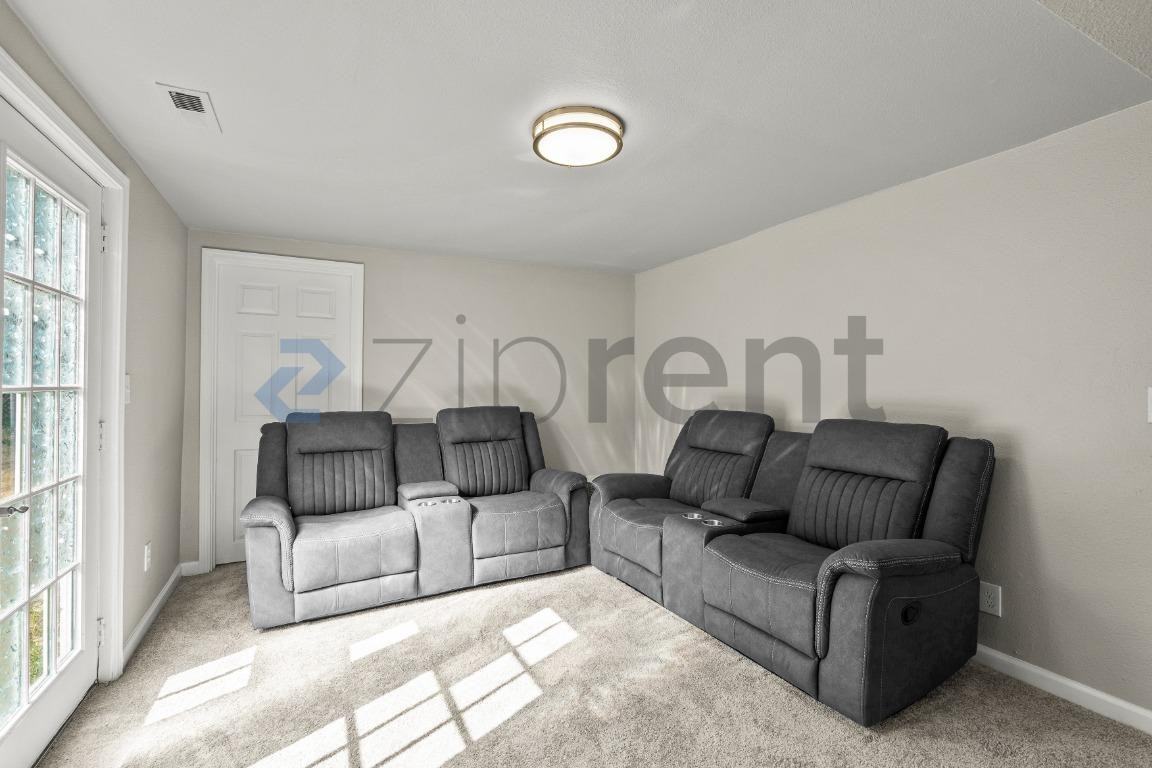 2126 Ne 137th St #B - Photo 5 of 19