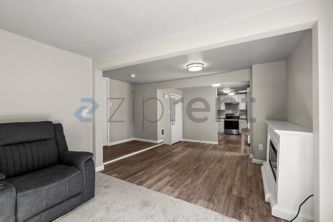 2126 Ne 137th St #B - Photo 6 of 19