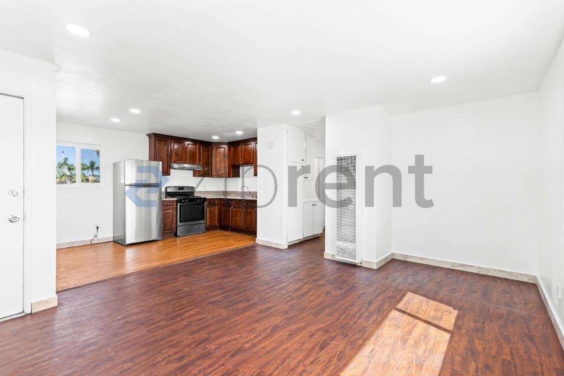 1031 Leslie Rd #4 - Photo 4 of 11