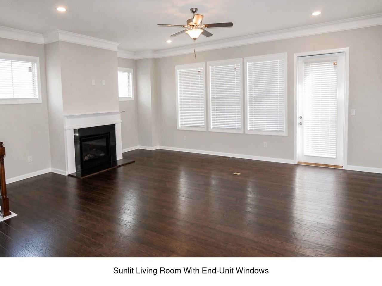 320 Beacons Pl - Photo 4 of 28