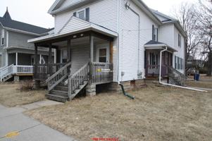 featured image of 102 W Irving Ave #LOWER