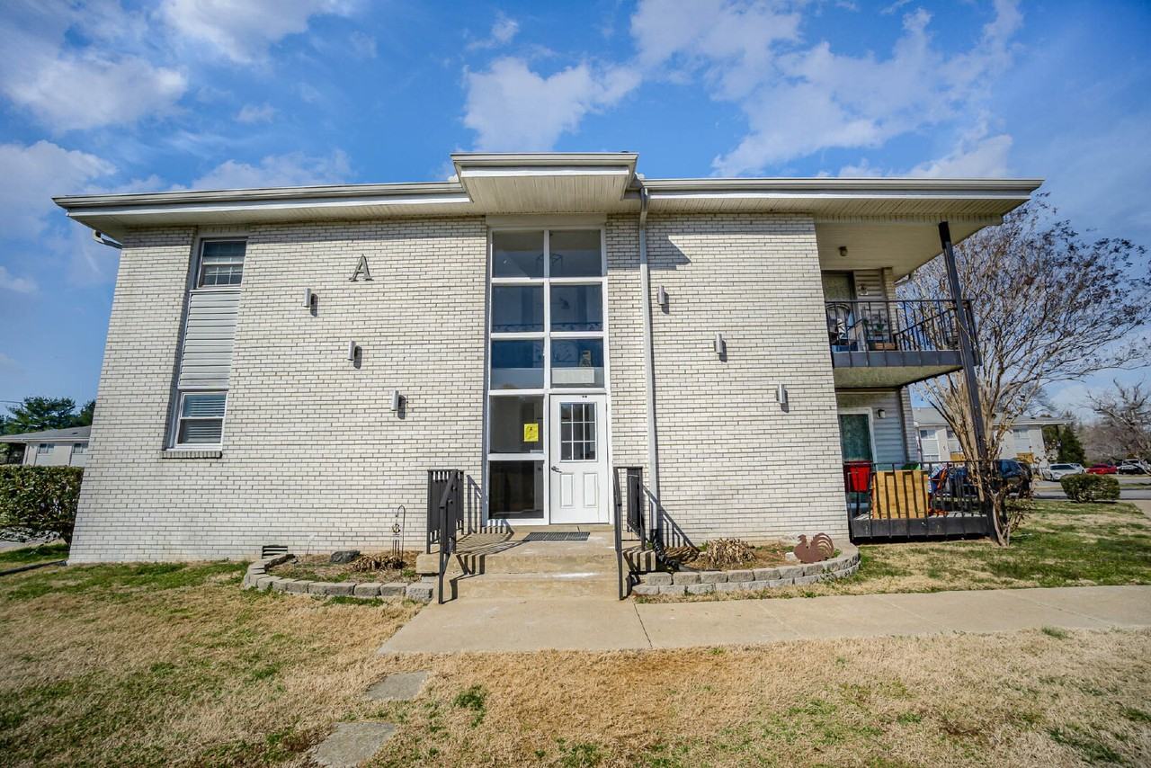 613 Hillsboro Rd Apt A23 - Photo 2 of 27