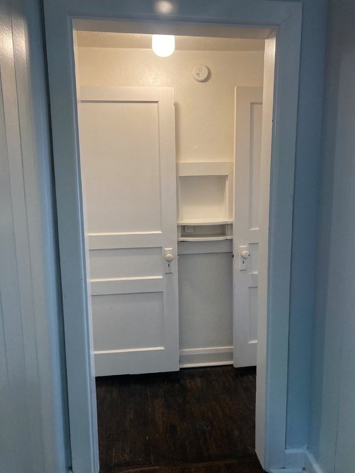 606 Morton St - Photo 6 of 15