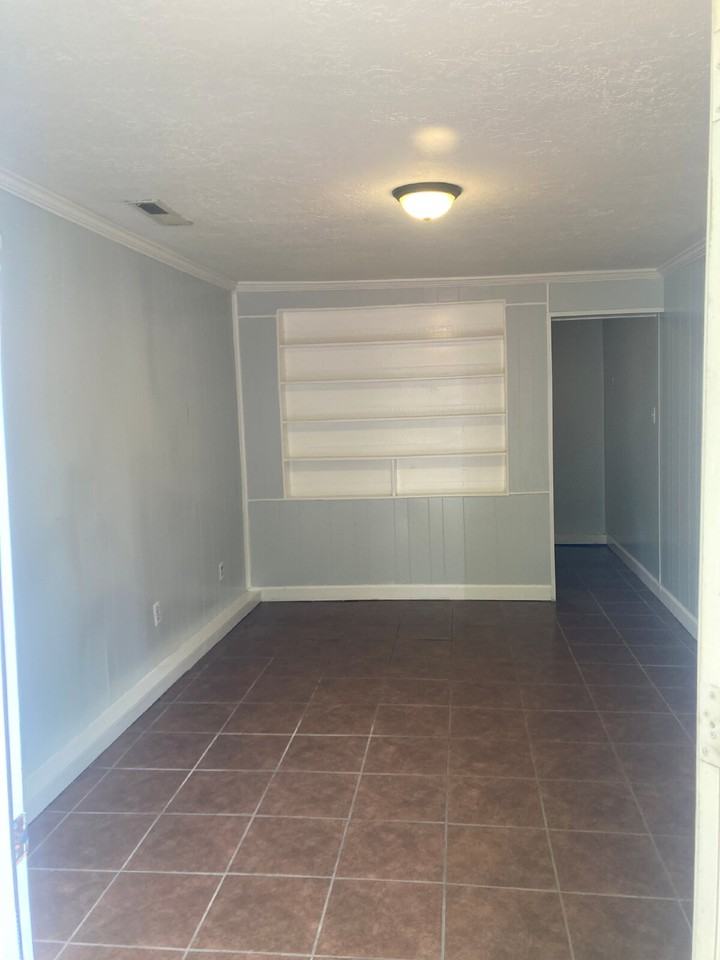 606 Morton St - Photo 7 of 15