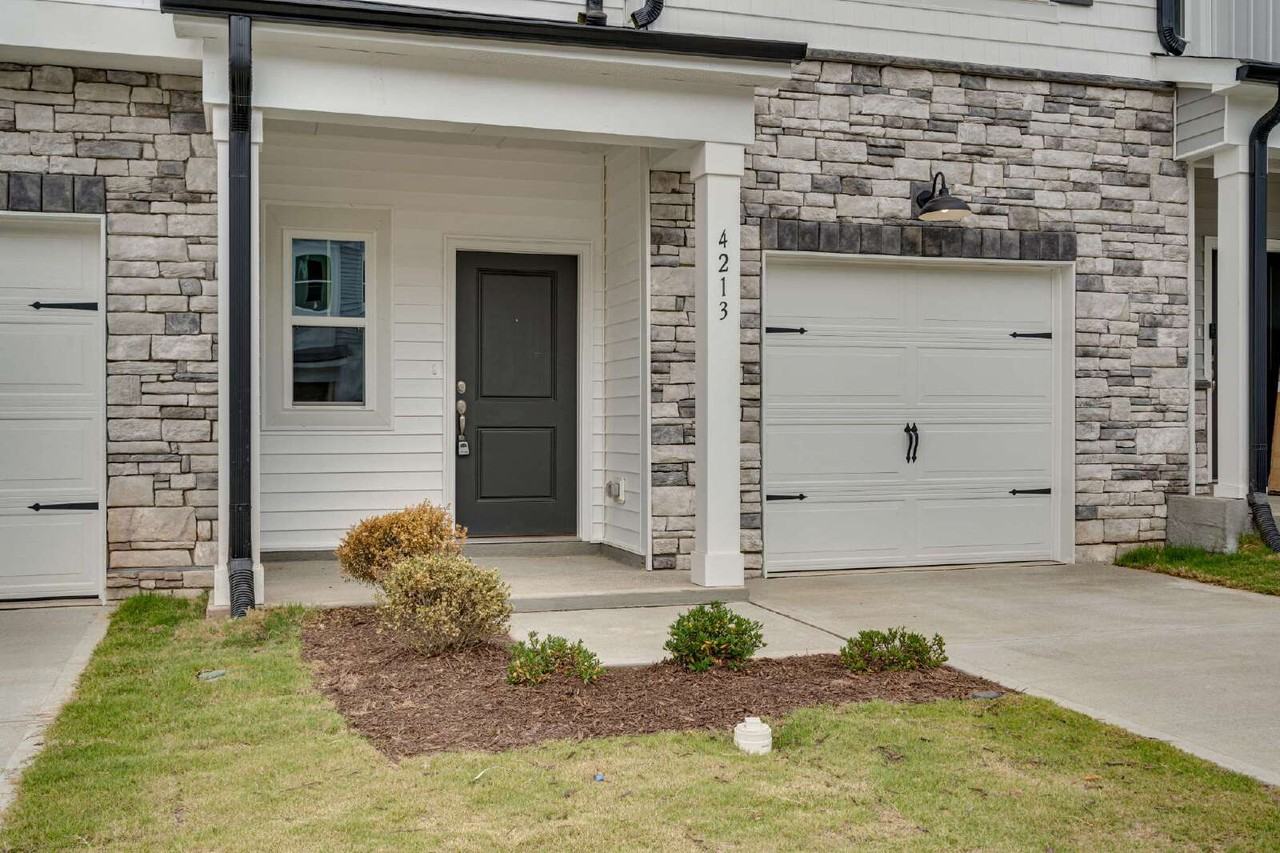 4213 Bryson Dr - Photo 3 of 31
