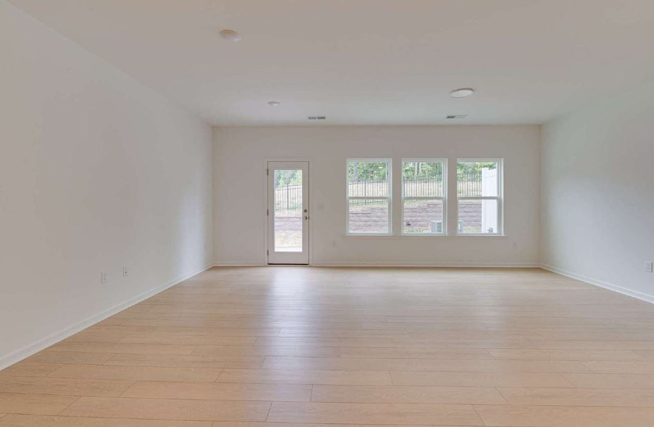 4213 Bryson Dr - Photo 5 of 31