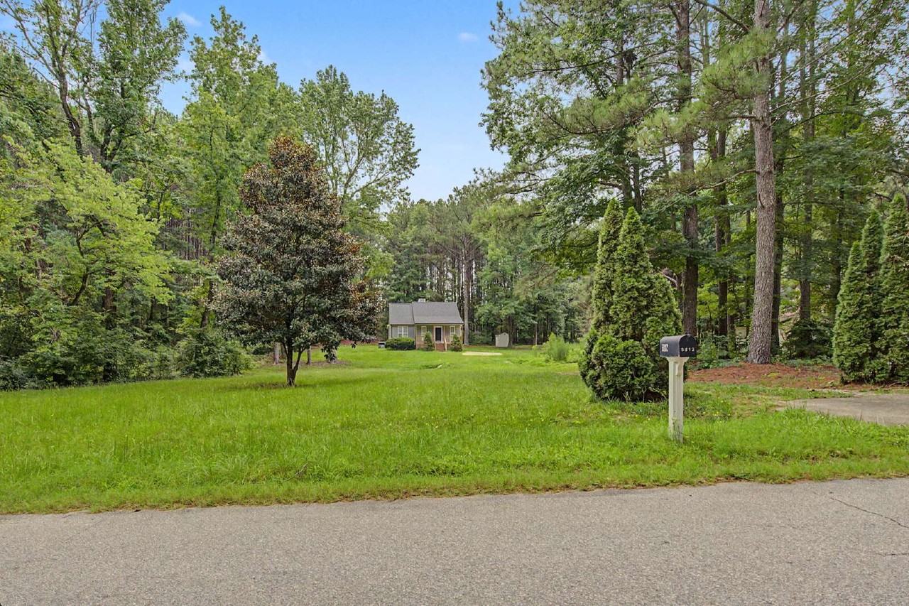 5812 Gentle Wind Dr - Photo 2 of 30