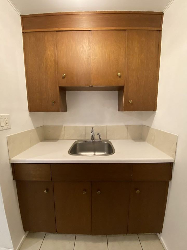 10932 38 Ave Nw - Photo 6 of 8