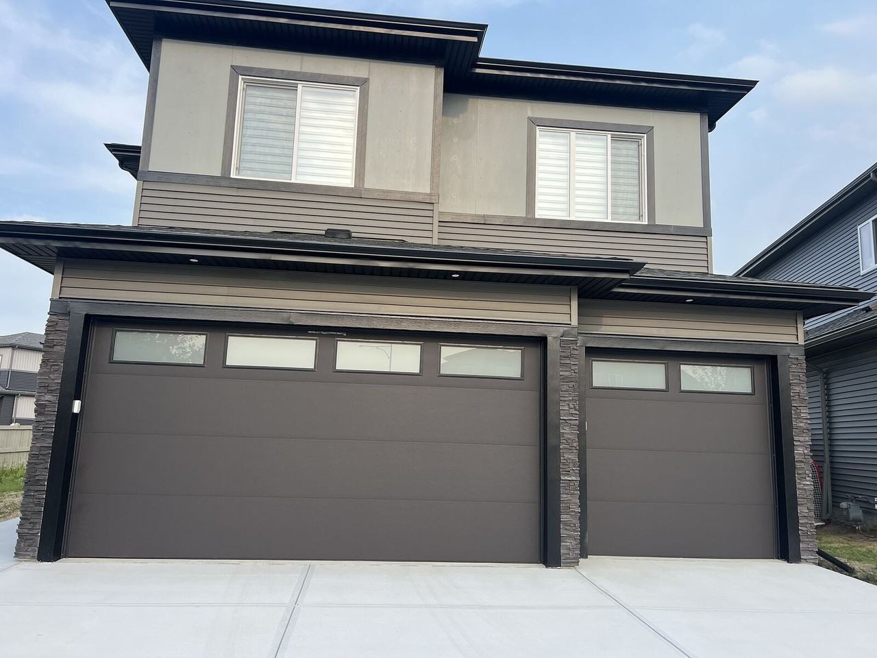 1061 Goldfinch Way Nw - Photo 2 of 28