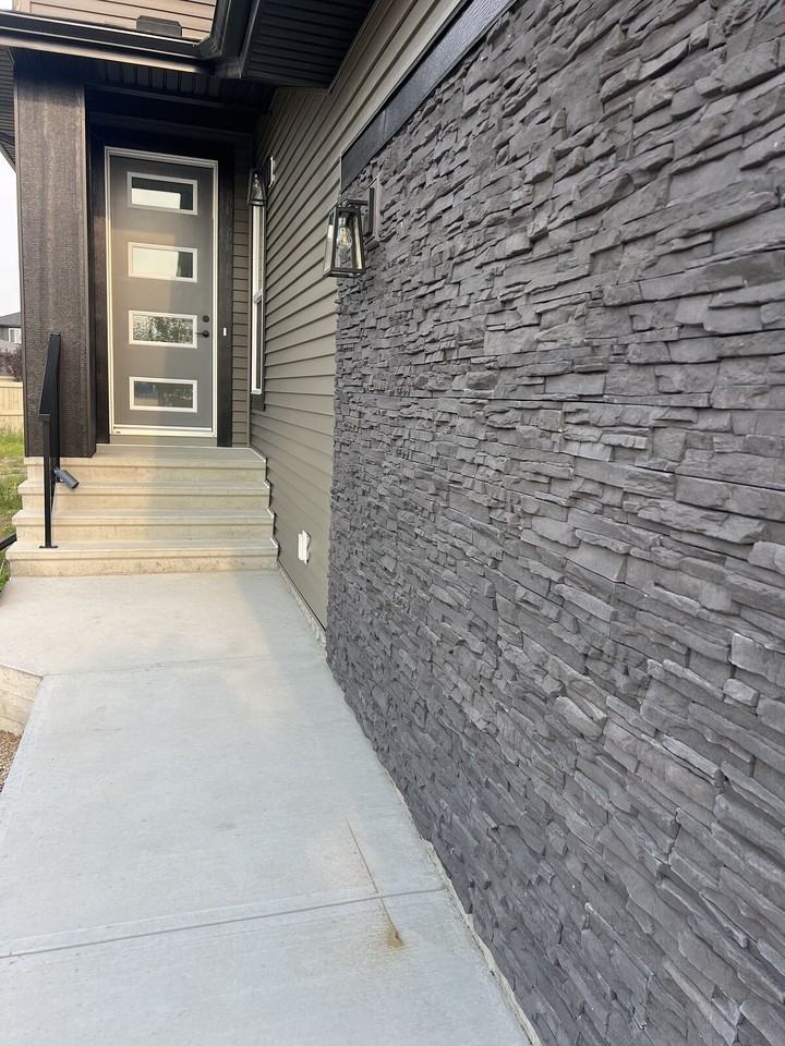 1061 Goldfinch Way Nw - Photo 3 of 28