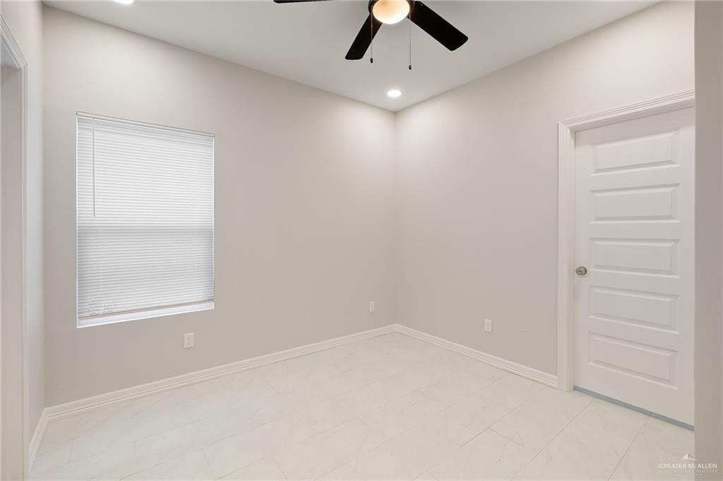 4601 Larkspur Ave #3 - Photo 4 of 14