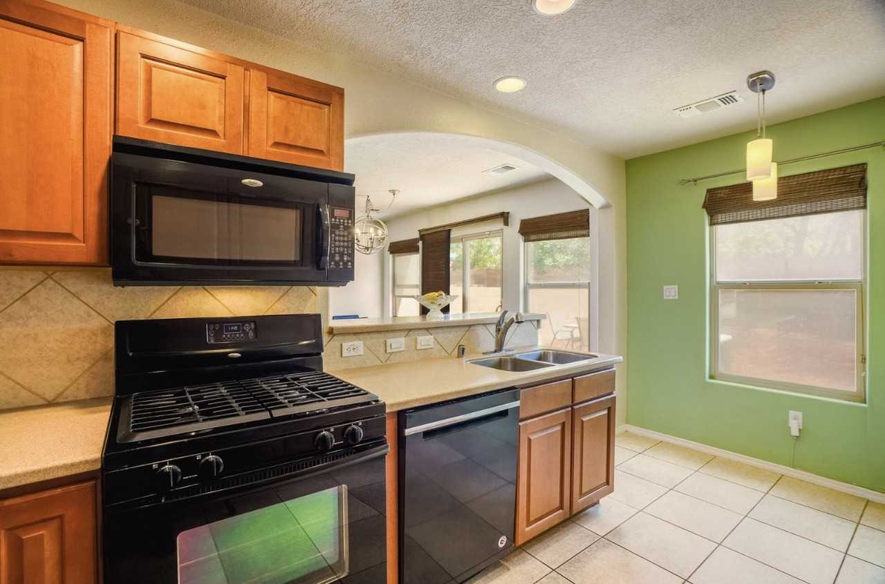 10932 Fort Point Ln Ne #NA - Photo 7 of 29