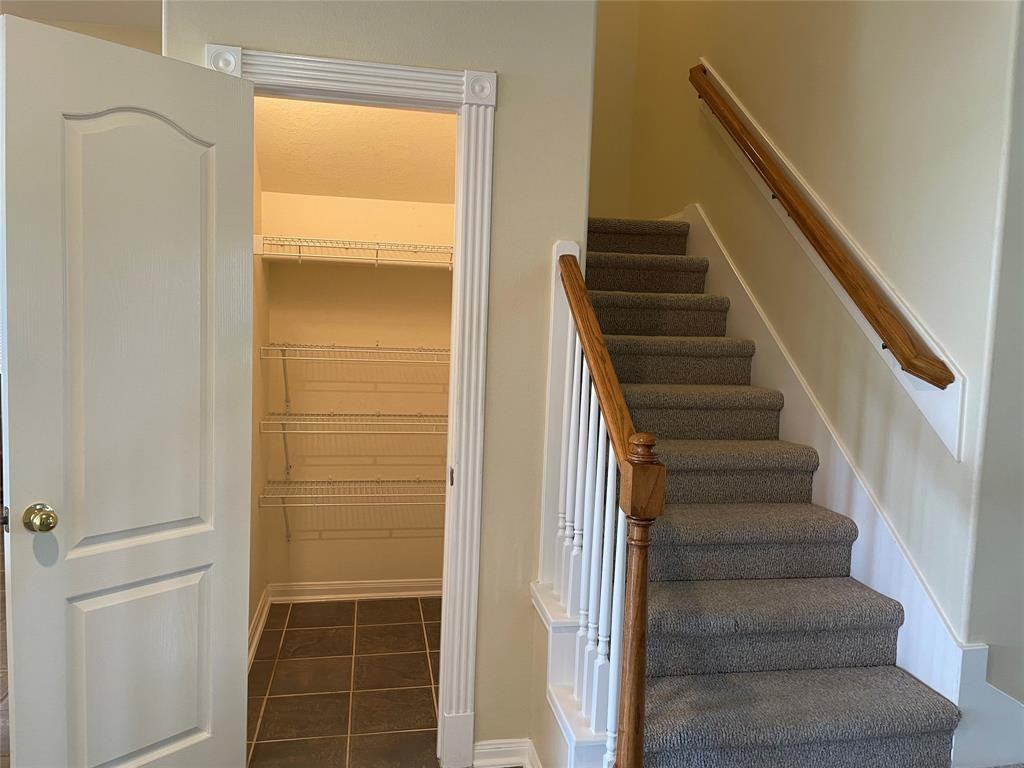 4014 Laguna Point Ln #NA - Photo 6 of 32
