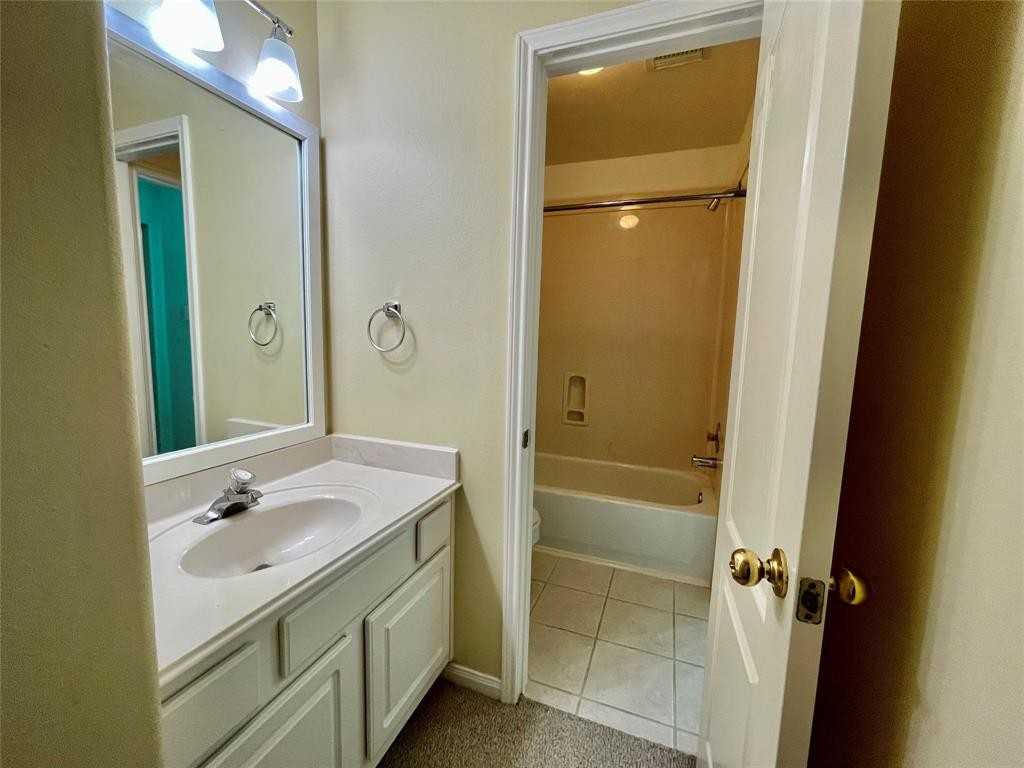 4014 Laguna Point Ln #NA - Photo 7 of 32