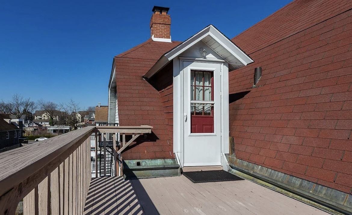 48 E Stewart Ave #B - Photo 2 of 11