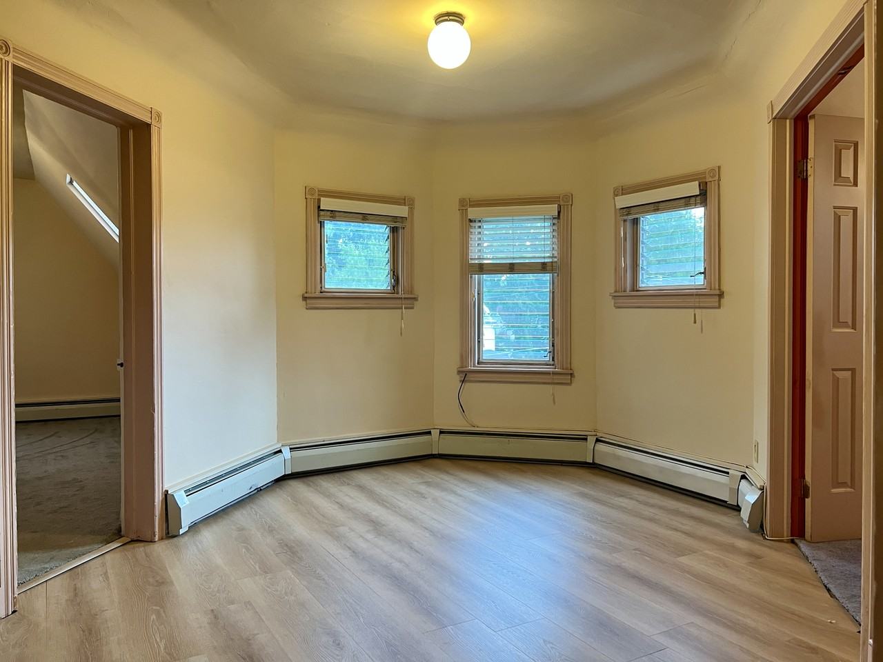 48 E Stewart Ave #B - Photo 3 of 11