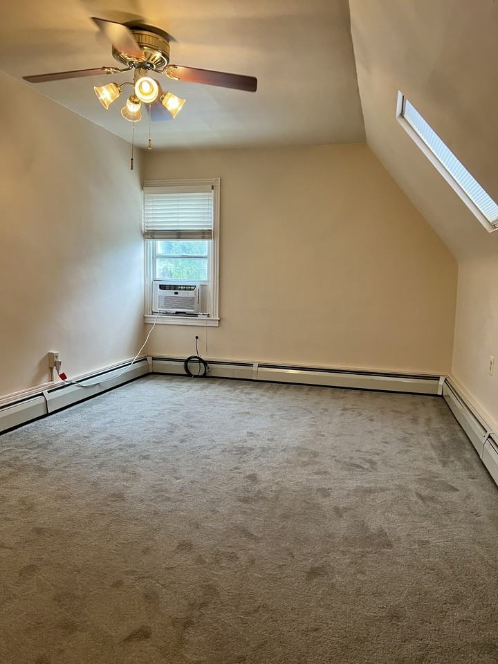 48 E Stewart Ave #B - Photo 4 of 11