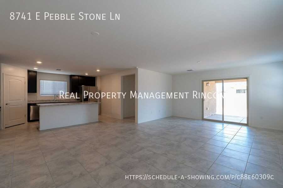 8741 E Pebble Stone Ln - Photo 3 of 31