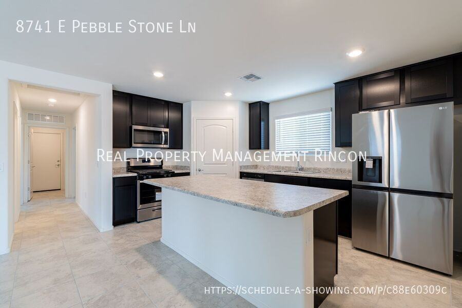 8741 E Pebble Stone Ln - Photo 4 of 31