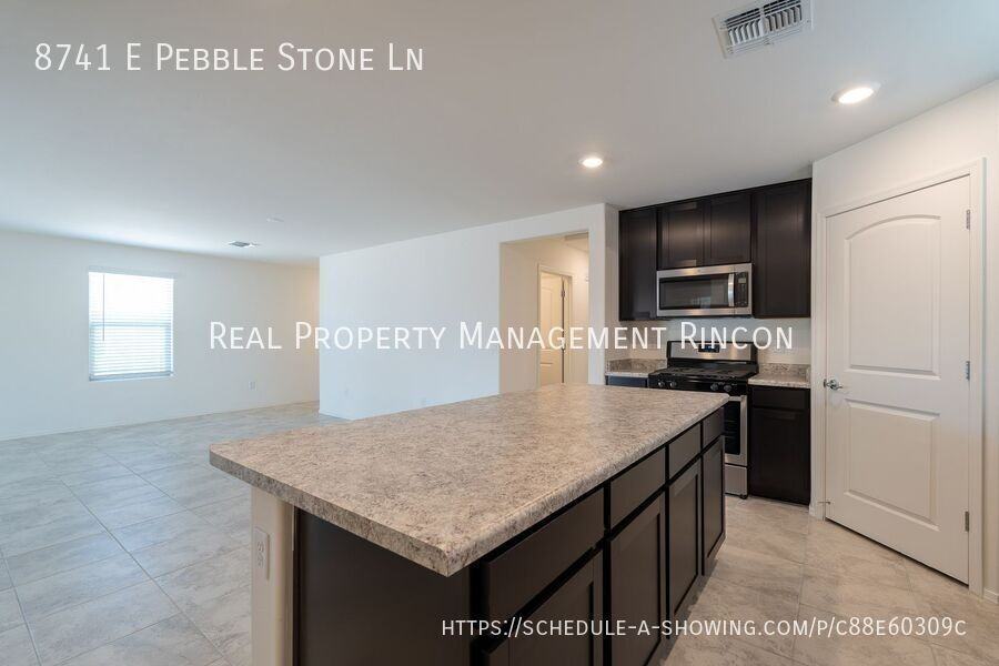 8741 E Pebble Stone Ln - Photo 5 of 31
