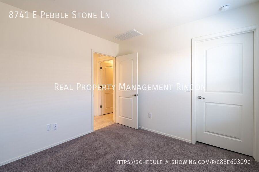 8741 E Pebble Stone Ln - Photo 7 of 31
