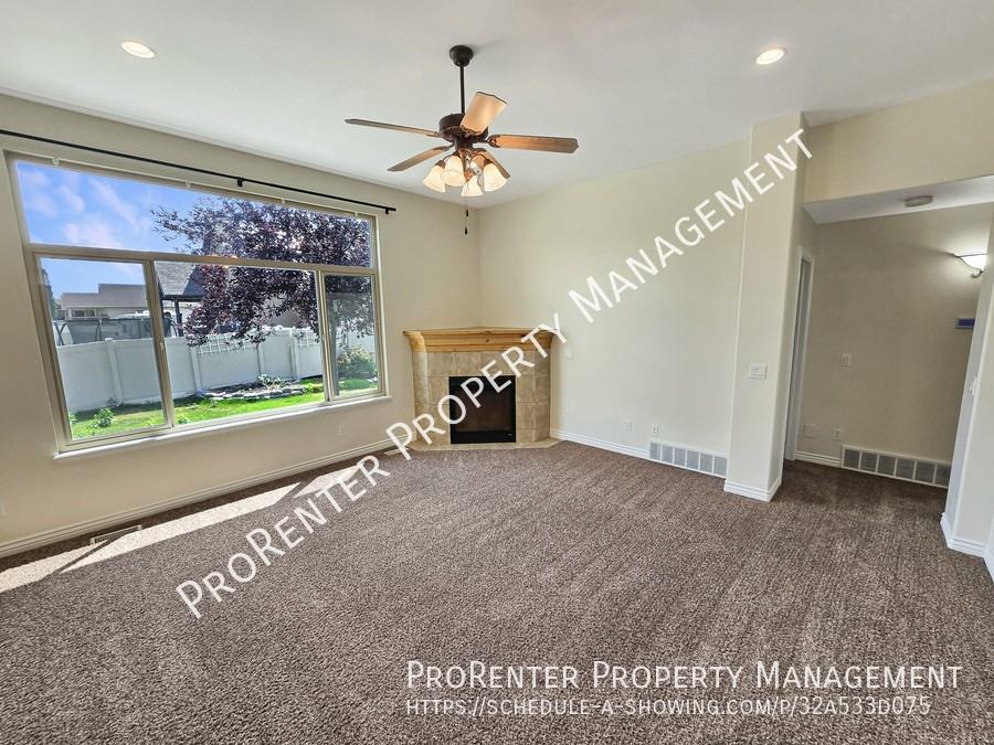 1911 S 1485 W - Photo 4 of 32