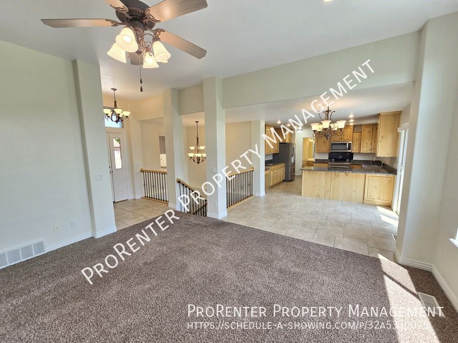 1911 S 1485 W - Photo 7 of 32