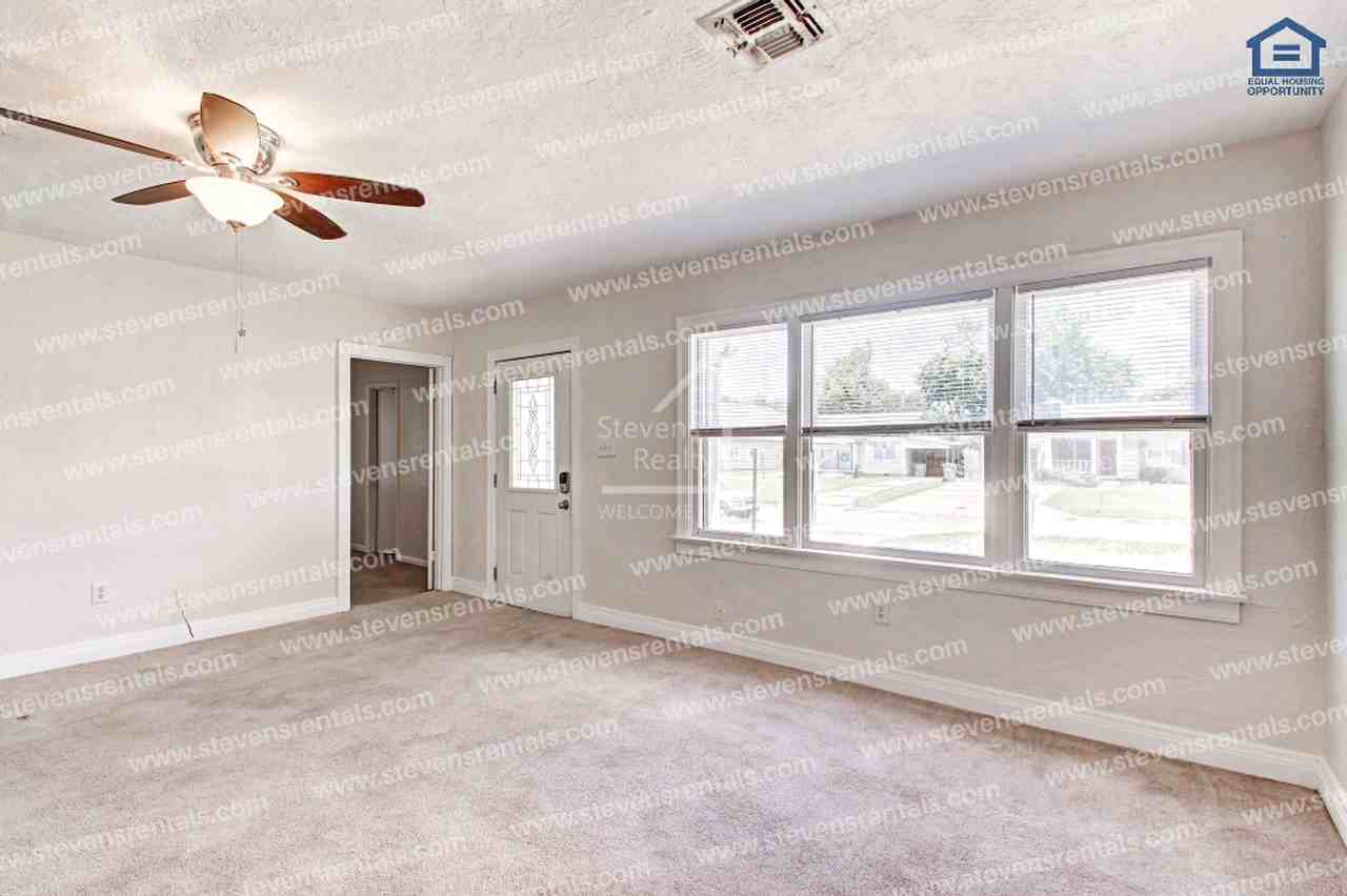 1916 Nw Arlington Ave - Photo 4 of 34