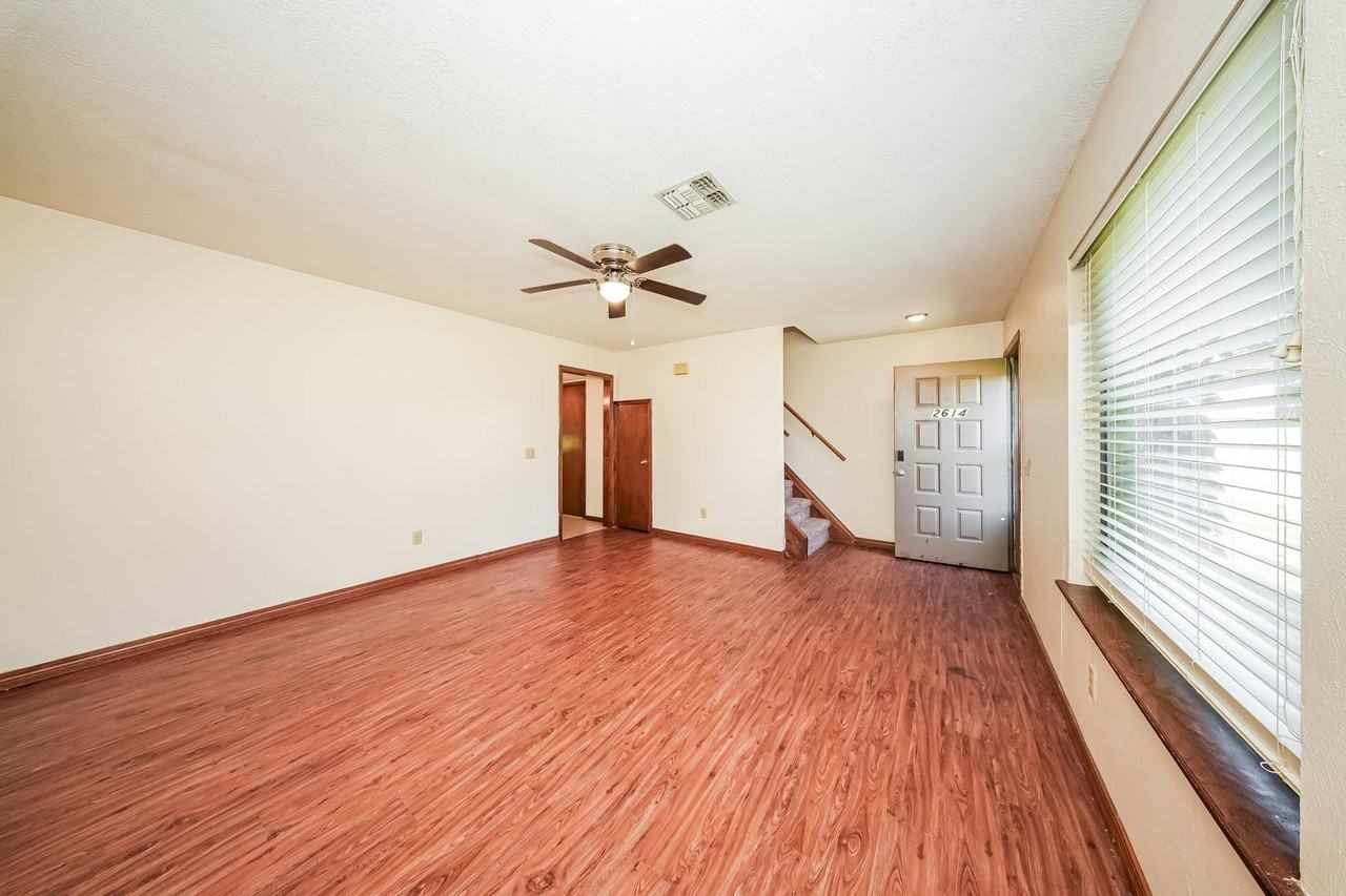 2614 Martin Ln - Photo 3 of 31