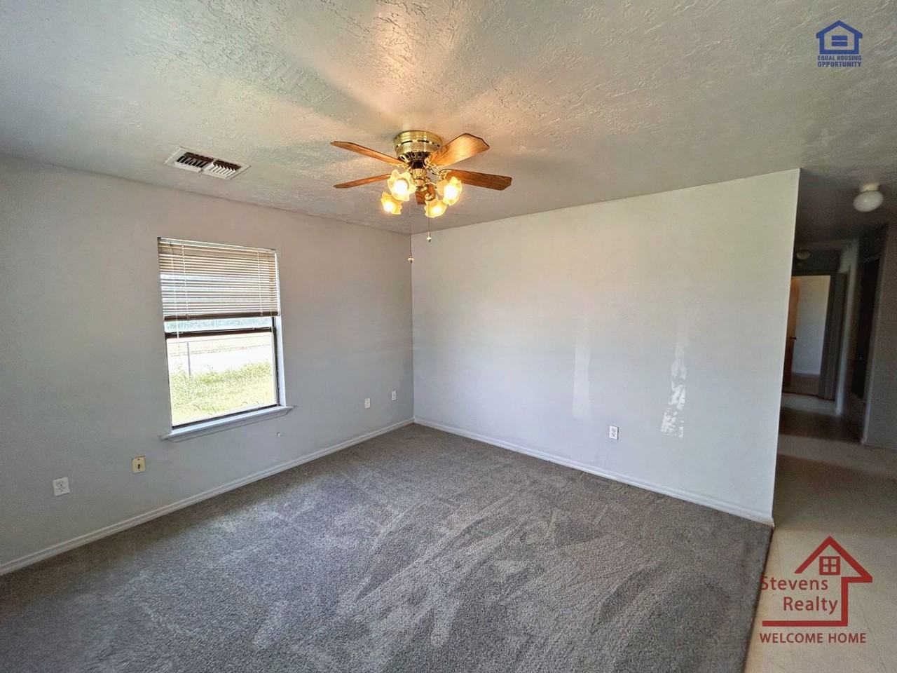 1302 Sw Texas Ave - Photo 2 of 17