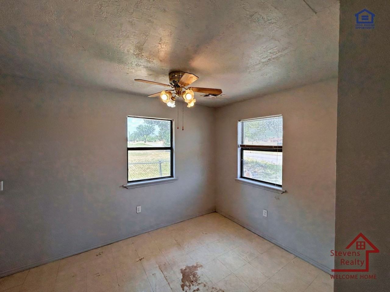 1302 Sw Texas Ave - Photo 6 of 17